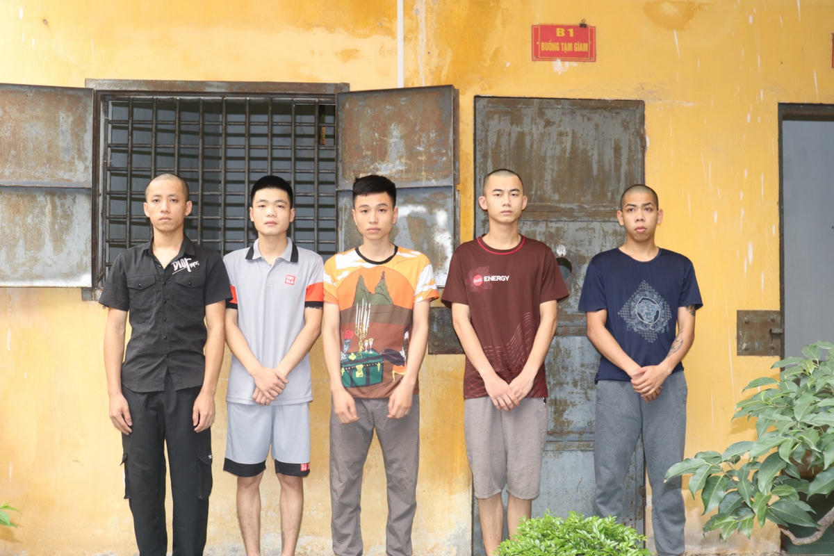 5 đối tượng tại cơ quan điều tra.