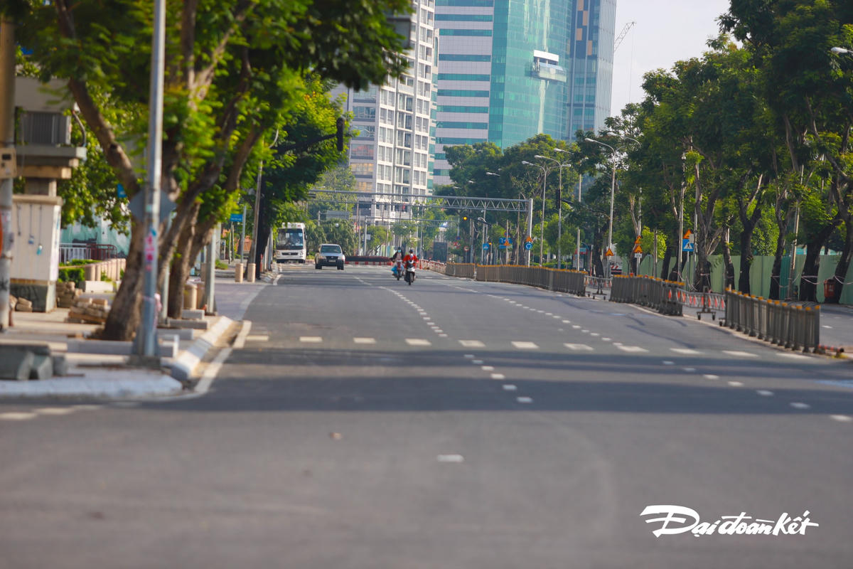 Đường Tôn Đức Thắng, Quận 1.