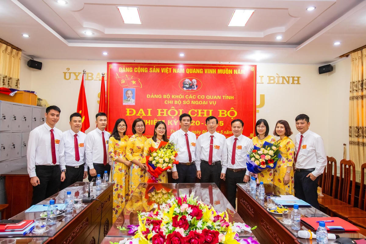 Cán bộ, công chức Sở Ngoại vụ Thái Bình. Ảnh: Trang thông tin Sở Ngoại vụ Thái Bình.