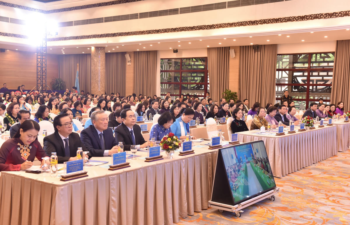 Các đại biểu tham dự hội nghị.