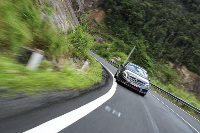 Lái ô tô leo dốc và đổ đèo an toàn - Kỹ năng mọi tài xế cần nắm