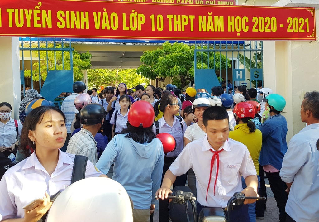 Học sinh thi vào lớp 10 THPT công lập tại TP Nha Trang, Khánh Hòa năm học 2020-2021