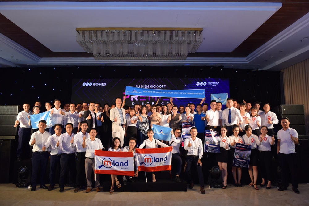 Khách mời đến từ các đối tác chiến lược uy tín của Công ty CP ĐT Kinh doanh phát triển bất động sản FLCHomes như: CenLand, Đất Xanh Miền Bắc, MLand và An Bình Land. Đây cũng là các đơn vị đã cùng đồng hành với dự án FLC Sầm Sơn trong thời gian qua.