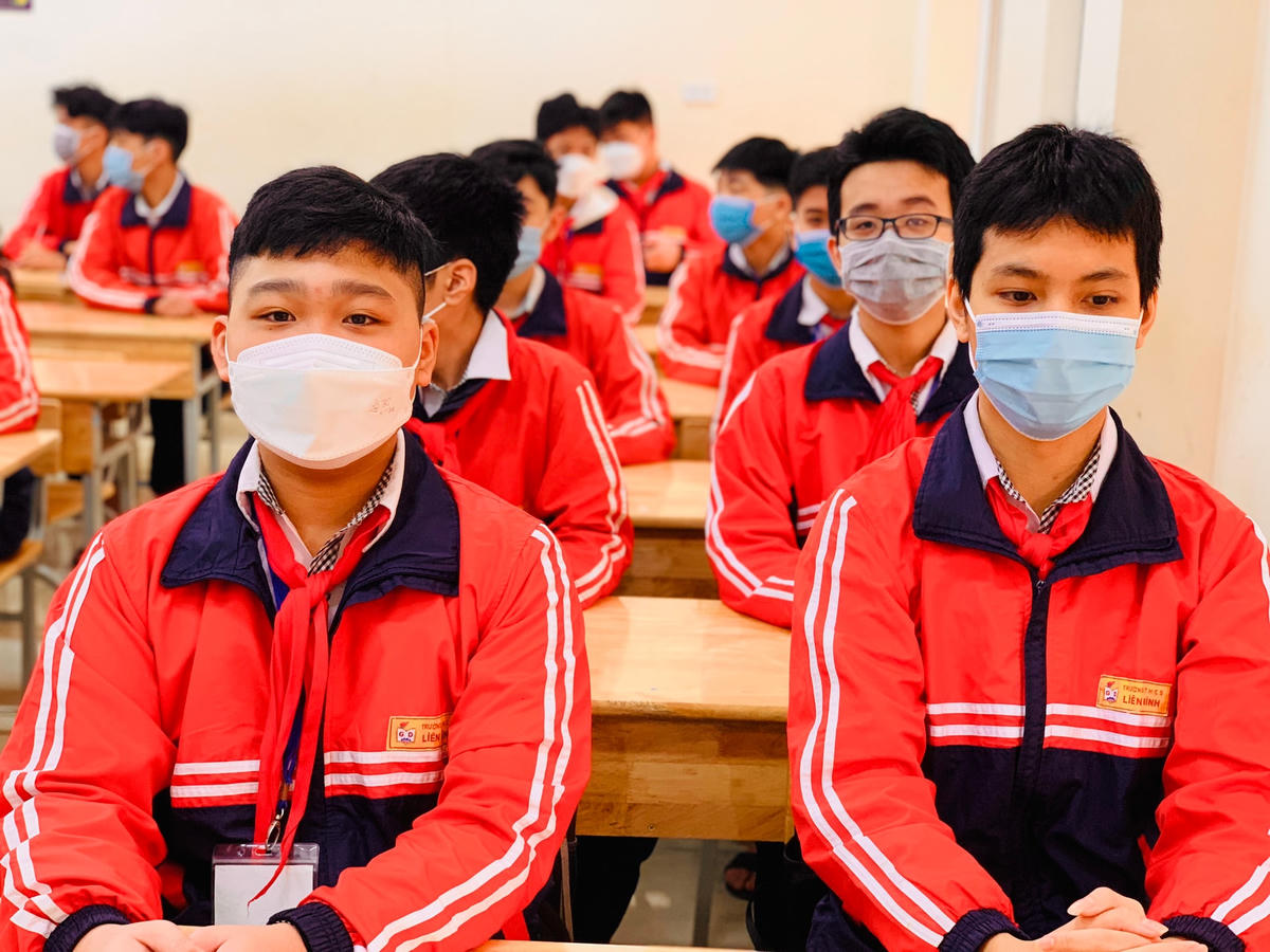 Để giảm áp lực cho học sinh, nhiều phụ huynh và giáo viên đề xuất thành phố nên bỏ môn thi thứ 4 vào lớp 10 THPT công lập năm nay.