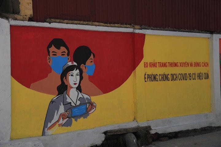 Thông điệp: "Đeo khẩu trang thường xuyên và đúng cách - Để phòng, chống dịch Covid-19 có hiệu quả.