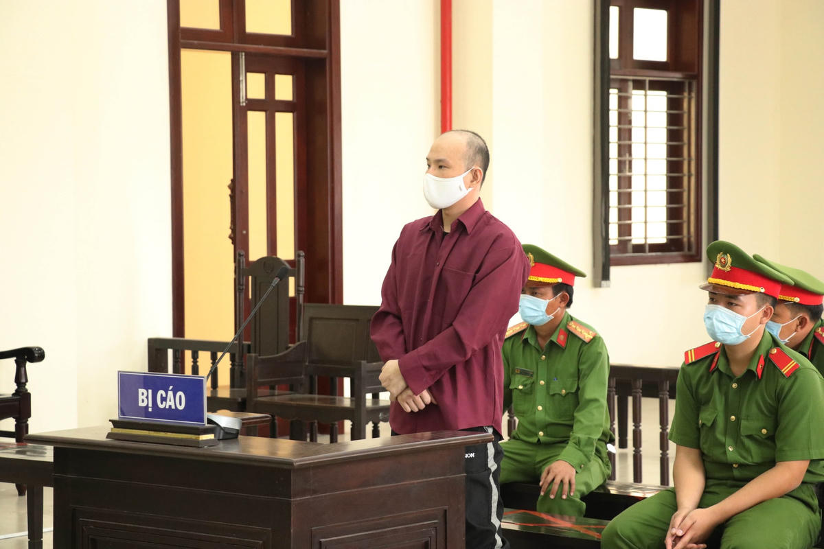 Bị cáo Khanh tại phiên toà. Ảnh: H.L.