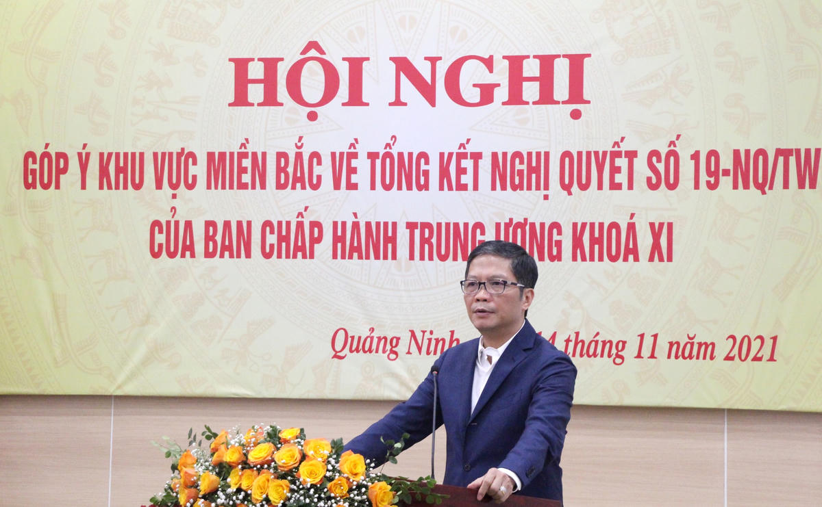 Ủy viên Bộ Chính trị, Trưởng ban Kinh tế Trung ương, Phó Trưởng Ban thường trực Ban Chỉ đạo Trần Tuấn Anh phát biểu tại hội nghị
