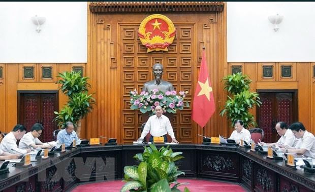 Thủ tướng Nguyễn Xuân Phúc chủ trì phiên họp Thường trực Chính phủ về cơ chế phát triển nguồn và lưới điện. Ảnh: TTXVN.