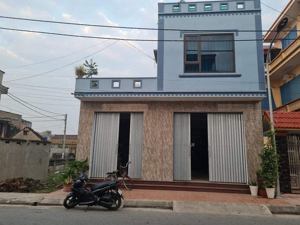 Đến ngày 16/1, nhà bà S. đã được Trưởng thôn đến mở cửa.