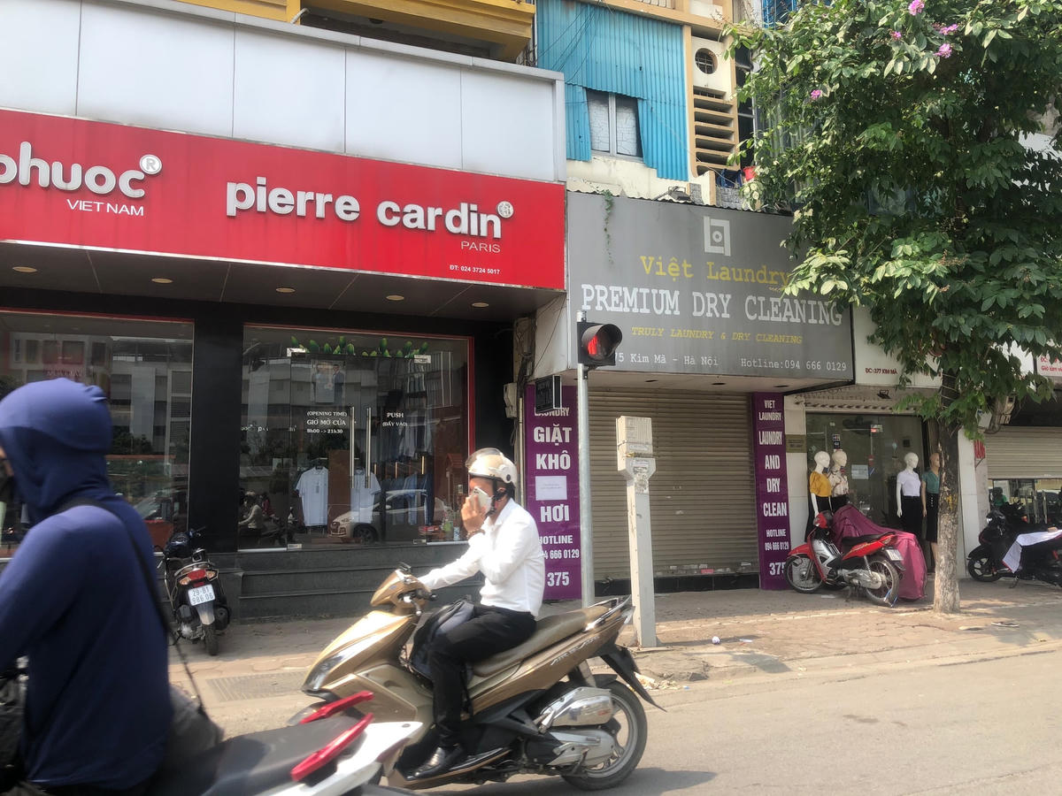 Nhưng nay thì tha hồ lựa chọn, vấn đề là khách thuê lại vắng bóng.