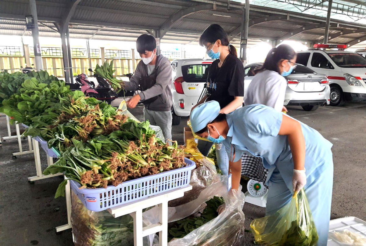 Gian hàng 0 đồng là nguồn hỗ trợ ý nghĩa và kịp thời giúp bệnh nhân và gia đình vượt qua khó khăn giai đoạn đại dịch. 