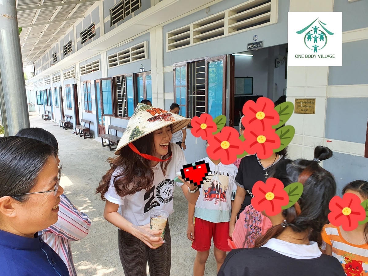 Vì bản thân từng suýt trở thành nạn nhân của hành vi xâm hại tình dục, Khánh Vân rất xúc động khi có thể thực hiện dự án này.