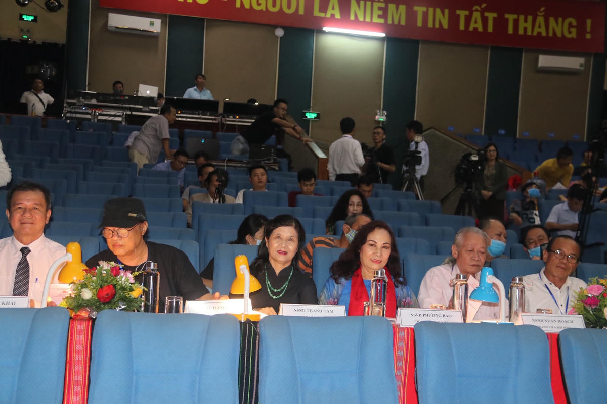 Hội đồng giám khảo cuộc thi.