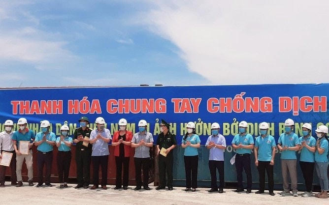 Tỉnh Thanh Hóa đã bàn giao 430 tấn hàng hóa để hỗ trợ các tỉnh phía Nam phòng chống dịch.  