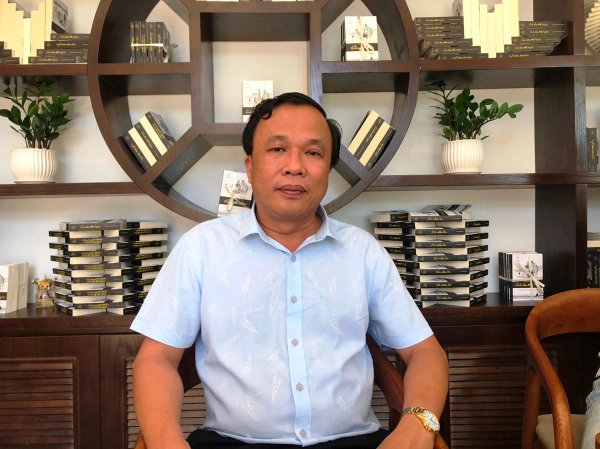 Tiến sĩ Mai Văn Mười.