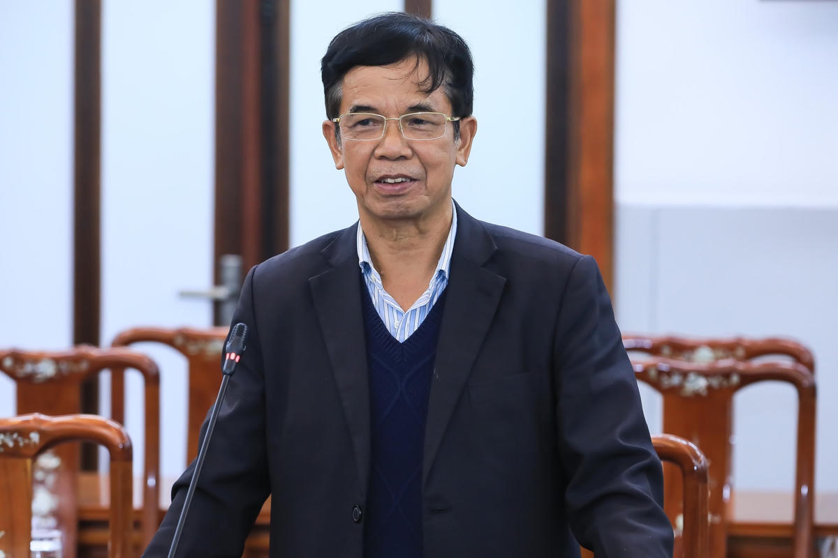 GS.TS Lê Hồng Hạnh, Ủy viên Hội đồng Tư vấn Dân chủ pháp luật phát biểu tham luận tại Hội thảo.
