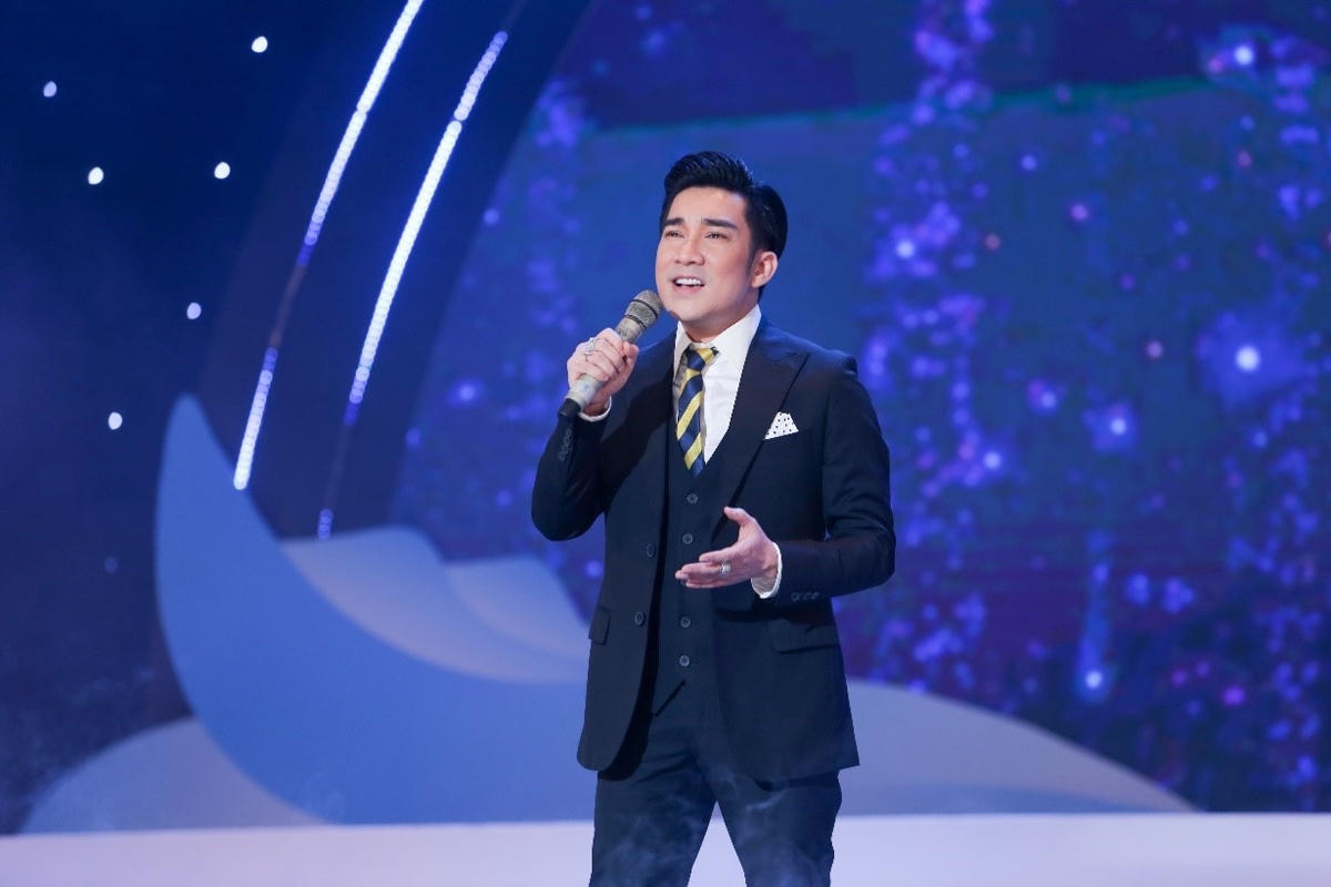 Ca sĩ Quang Hà.