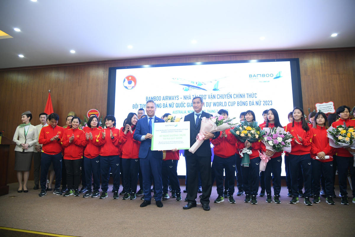 Công ty Cổ phần Hàng không Tre Việt tặng các thành viên đội tuyển nữ Việt Nam một kỳ nghỉ dưỡng và cam kết sẽ chở đội nữ Việt Nam bằng chuyên cơ khi thi đấu tại World Cup.