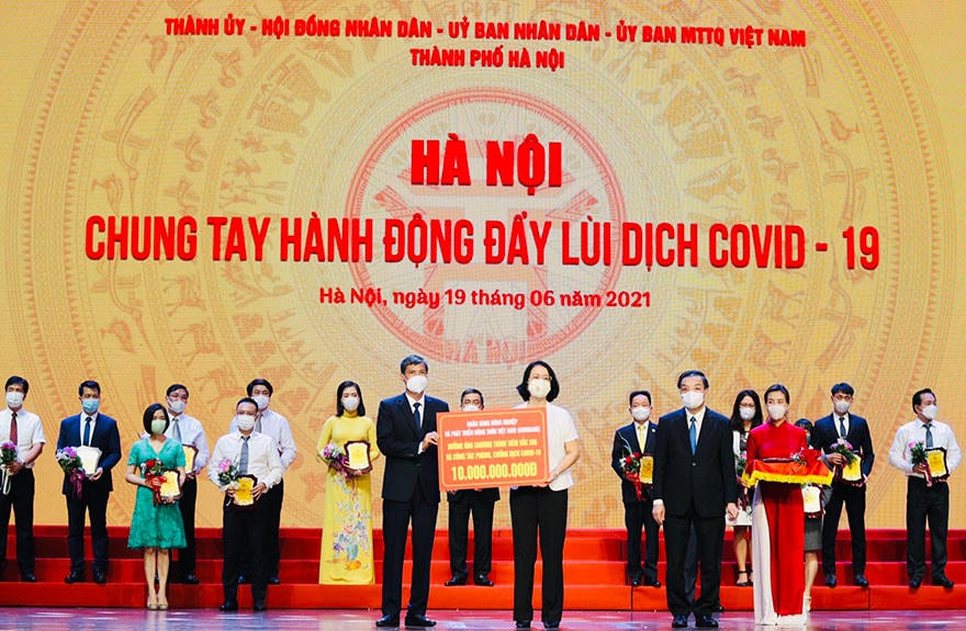 Agribank ủng hộ 52,5 tỷ đồng cho 22 tỉnh, thành chống dịch bệnh Covid-19