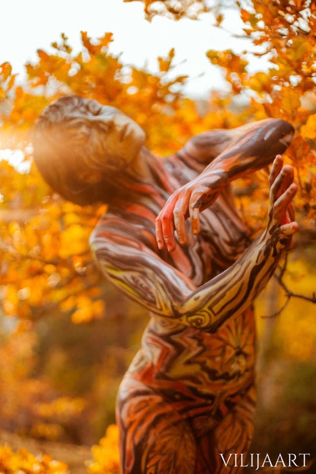 Những bức vẽ 'body-painting' của mùa thu