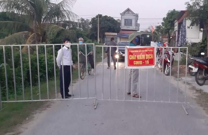 Huyện Ninh Giang (Hải Dương) quyết định phong toả toàn xã Tân Phong sau khi phát hiện hàng loạt ca dương tính với SARS-CoV-2 là học sinh.