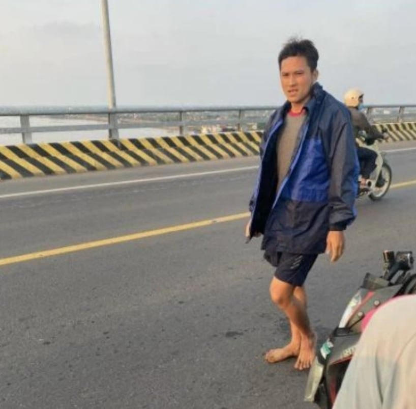 Anh Chính sau khi cứu sống nữ sinh lớp 8 trên sông Ninh Cơ.
