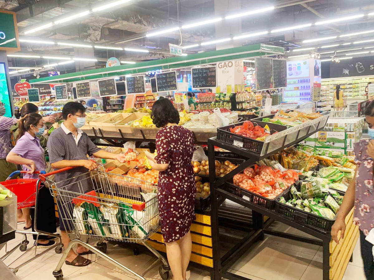 Lượng hàng hóa tại các siêu thị ở Hà Nội luôn dồi dào