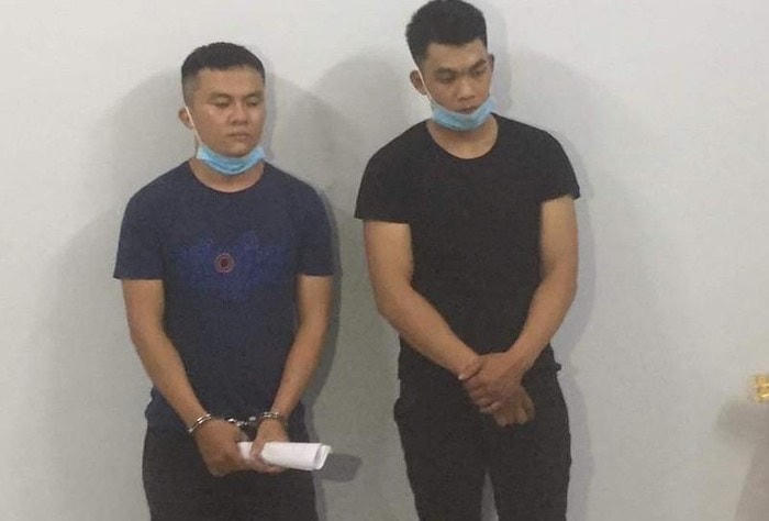 Hai đối tượng Dương và Đạt bị tạm giữ. Ảnh: Trung Lĩnh.