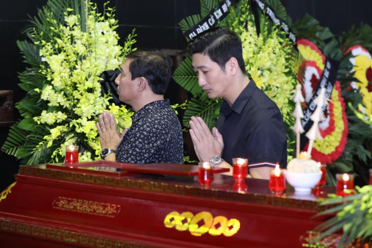 Dòng người nghẹn ngào đến tiễn biệt nhạc sĩ Phó Đức Phương