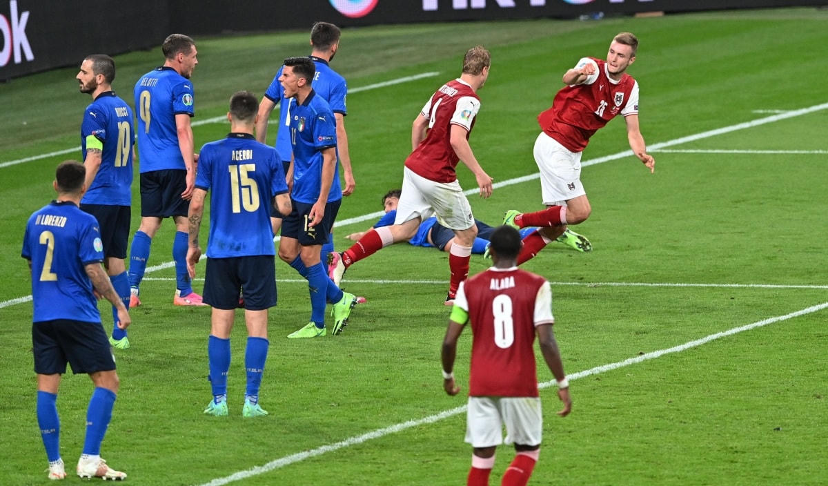 Kalajdzic là cầu thủ đầu tiên chọc thủng lưới đội Ý tại EURO 2020.
