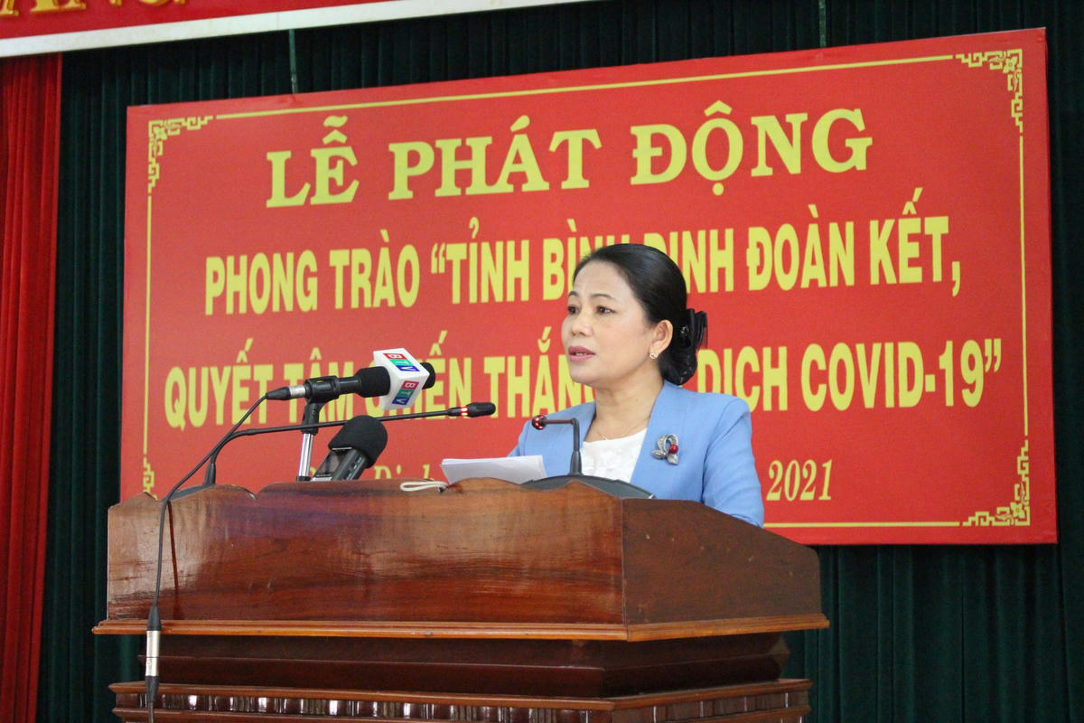 Bà Nguyễn Thị Phong Vũ, Trưởng ban Dân vận Tỉnh ủy, Chủ tịch Ủy ban MTTQ Việt Nam tỉnh phát biểu.