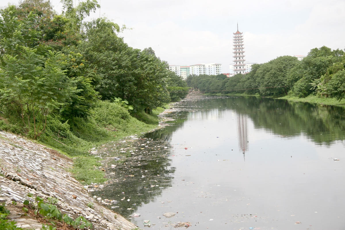 Một đoạn sông Tô Lịch. Ảnh: Quang Vinh.