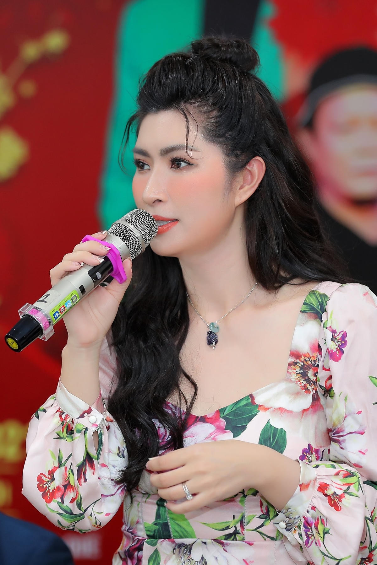 Ca sĩ Nguyễn Hồng Nhung.