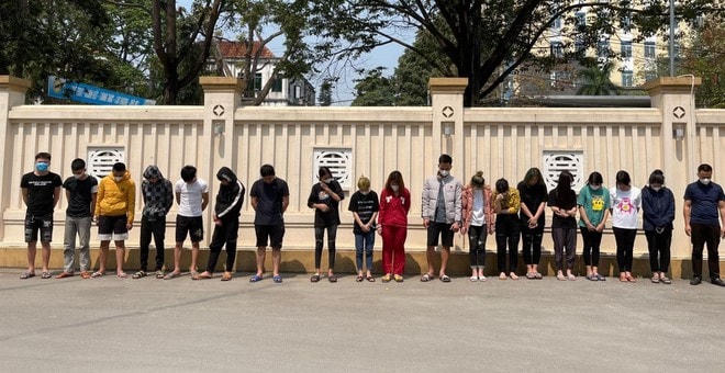 20 dân chơi bị bắt quả tang đang tổ chức sử dụng ma tuý.