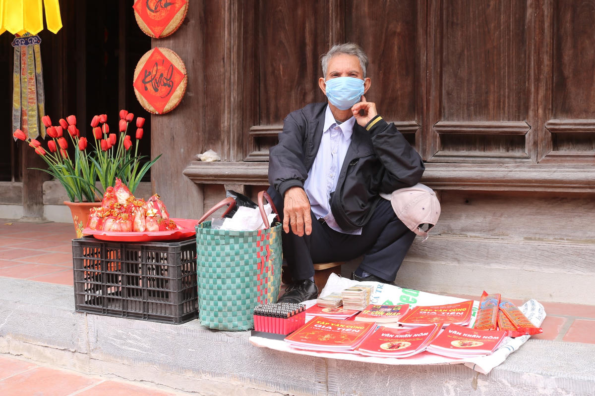 [ẢNH] Vắng như… chợ Viềng mùa dịch