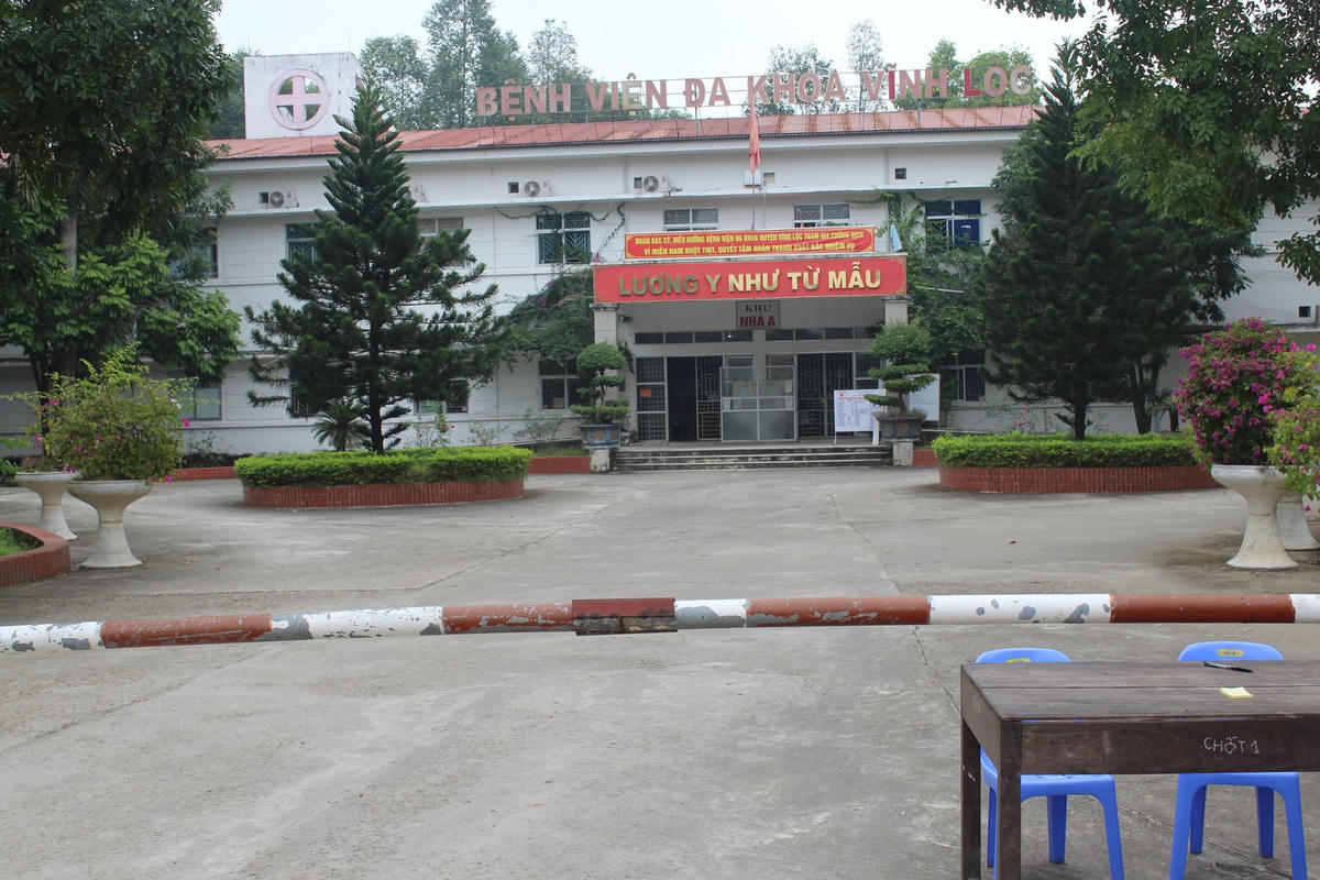 BVĐK huyện Vĩnh Lộc thực hiện phong tỏa sau khi ghi nhận 1 F0 trong cộng đồng.