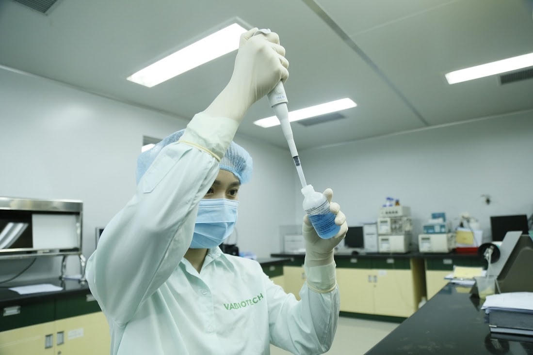 Nghiên cứu vaccine Covid-19 tại Vabiotech. Ảnh: Quang Vinh