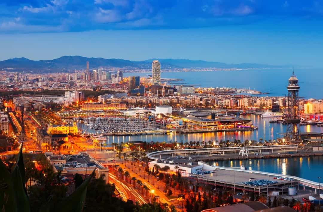 Thủ phủ của vùng tự trị Catalonia là một trong những điểm du lịch quan trọng nhất của Tây Ban Nha, đây cũng là nơi có vai trò cực kỳ quan trọng cả về mặt văn hóa và thương mại.  