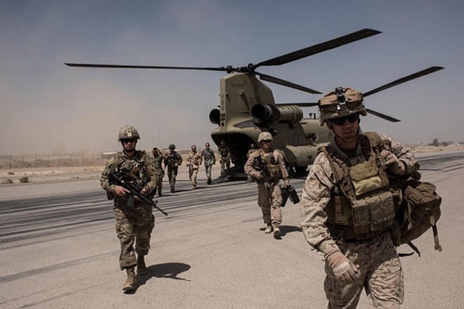 Binh sĩ Mỹ xuống trực thăng vào thời điểm Washington còn đóng quân ở Afghanistan (Ảnh: Getty).