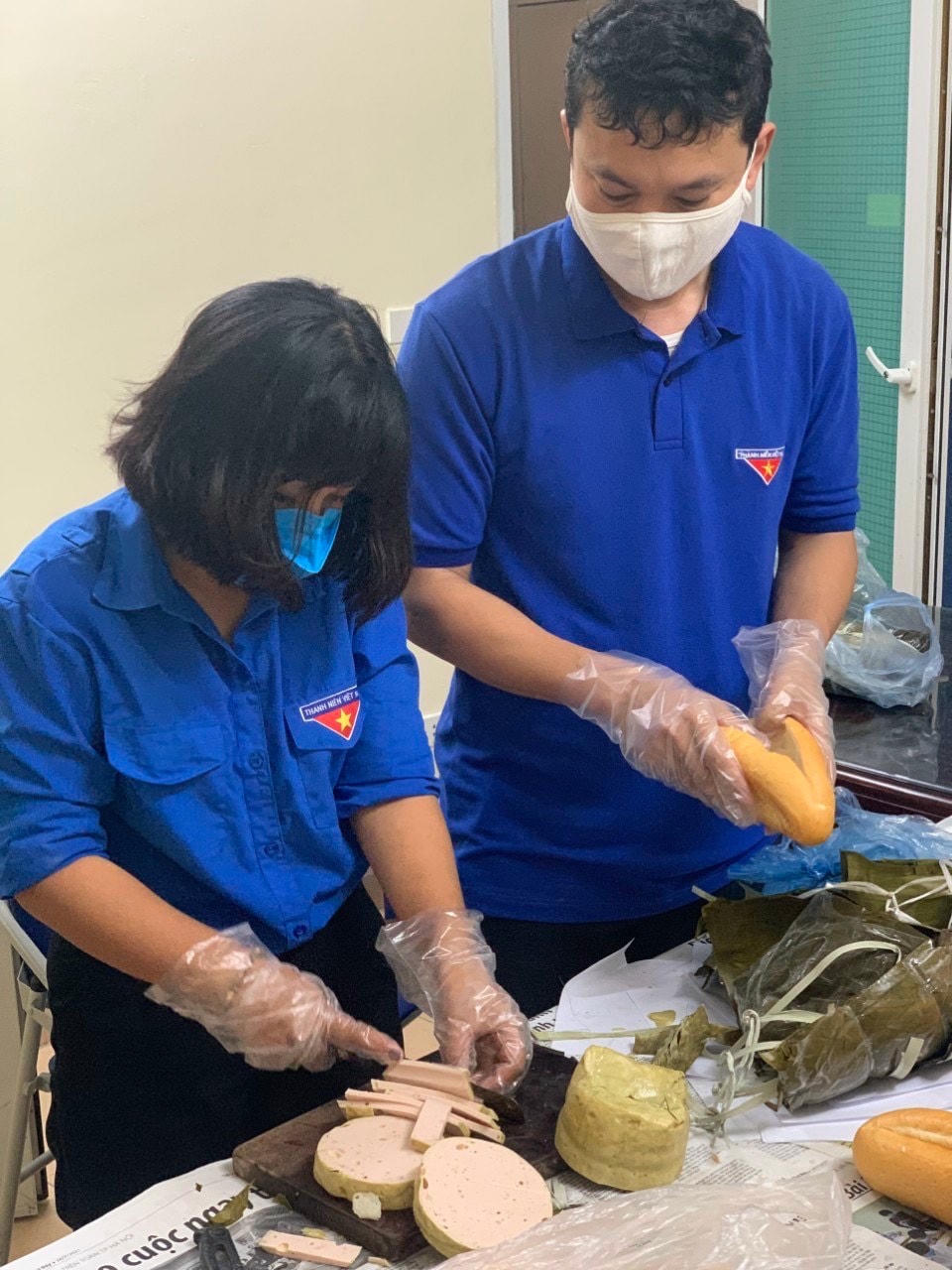 [ẢNH] 'Triệu bữa cơm nghĩa tình' hỗ trợ những hoàn cảnh khó khăn khi Thủ đô giãn cách