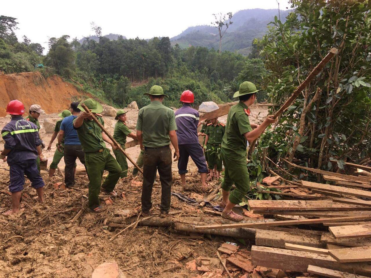Lực lượng Công an đã nhanh chóng vào cuộc tìm kiếm nạn nhân.