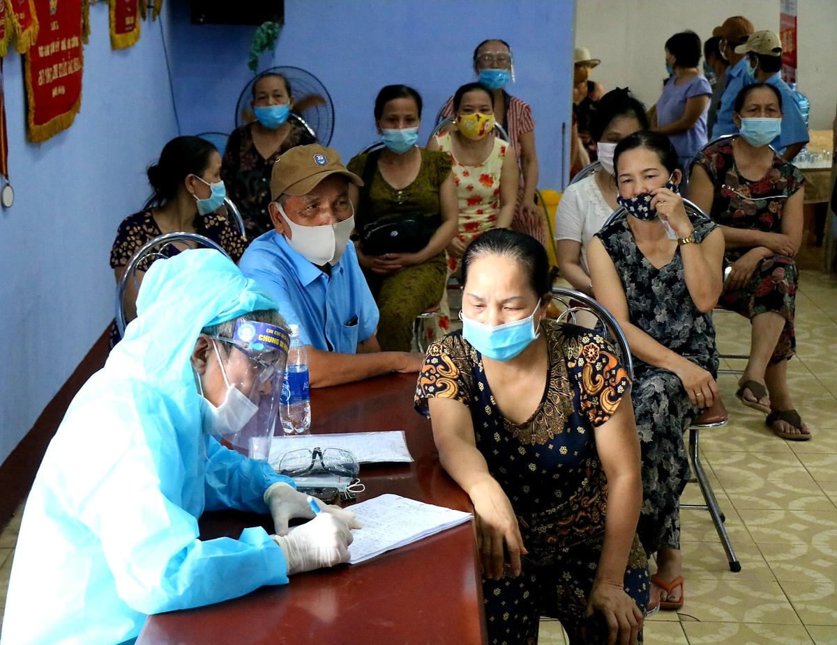 Số lượng lấy mẫu thực hiện test nhanh kháng nguyên SARS-CoV-2, các huyện đồng bằng 150-200 mẫu/huyện; 2 huyện Nam Đông và A Lưới 100 mẫu/huyện. 