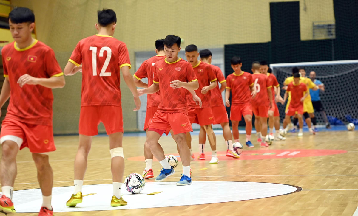 Tuyển futsal Việt Nam đã có phương án và nhiều khả năng sẽ chơi phòng ngự phản công, tận dụng triệt để các pha phản công nhanh.
