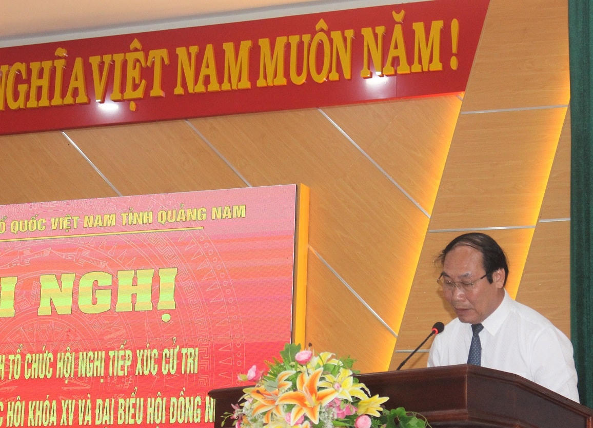 Ông Võ Xuân Ca, Chủ tịch Ủy ban MTTQ Việt Nam tỉnh Quảng Nam phát biểu tại hội nghị.