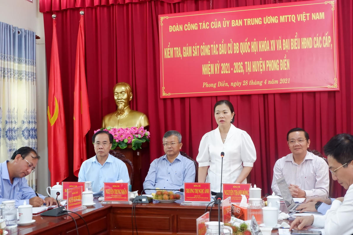 Phó Chủ tịch UBTƯ MTTQ Việt Nam Trương Thị Ngọc Ánh phát biểu tại buổi làm việc.