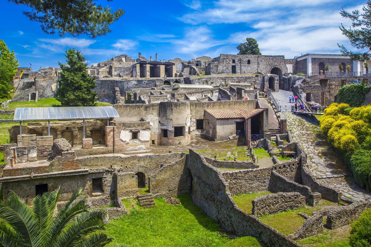 Pompeii dần khôi phục và phát triển trở lại ở thời hiện đại như một di tích lịch sử và điểm đến thu hút khách du lịch. Ảnh: NSPR.