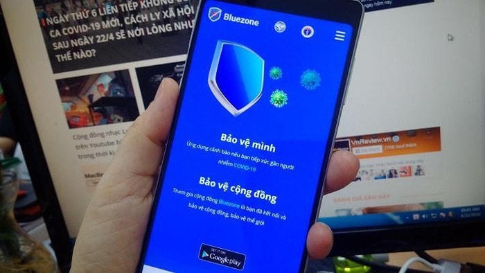 Tỷ lệ người dân Nam Định cài đặt ứng dụng Bluezone hiện còn rất thấp, mới chỉ đạt 8,80% dân số toàn tỉnh. Ảnh minh họa.