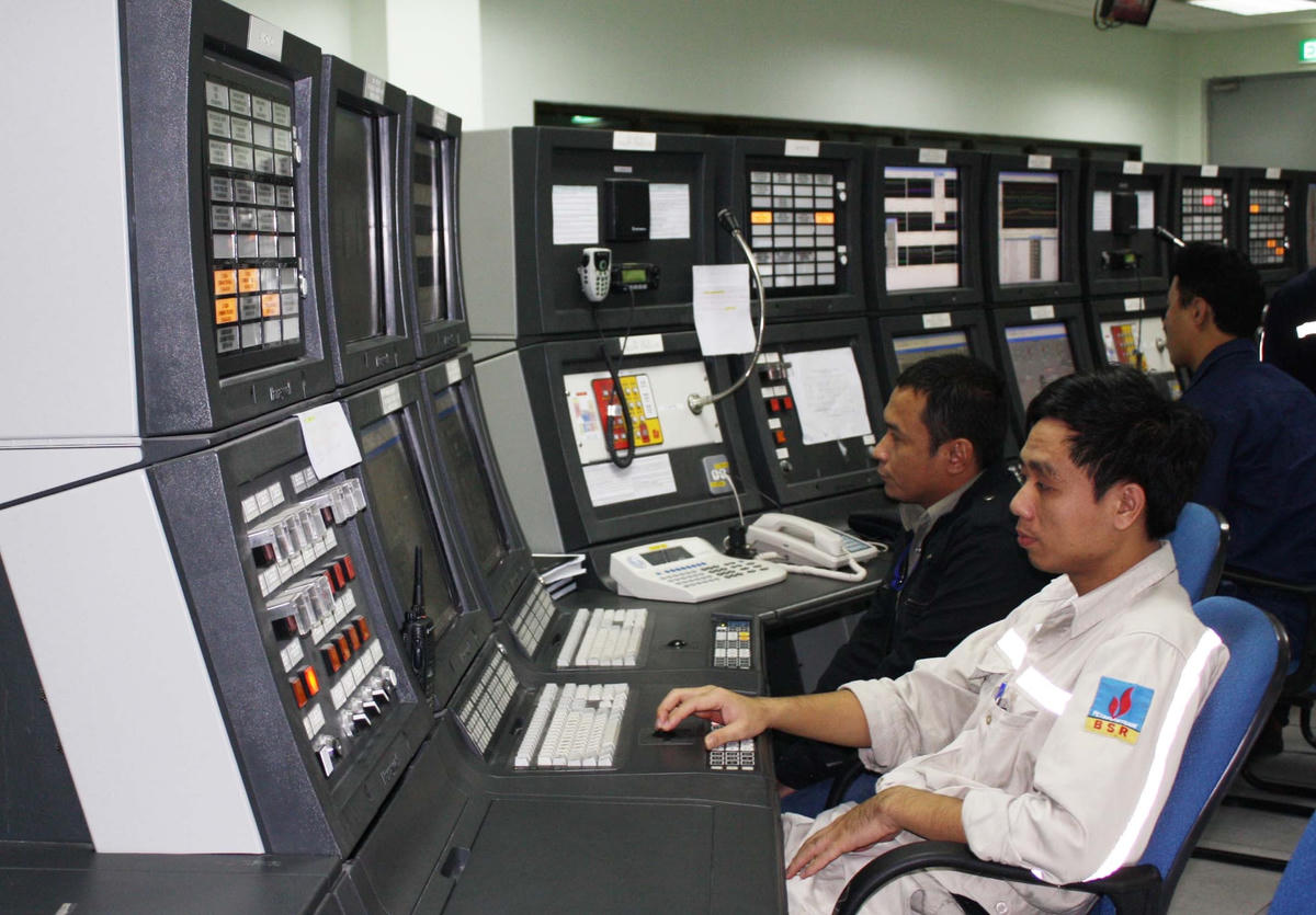 Một góc điều hành Nhà máy lọc dầu Dung Quất.