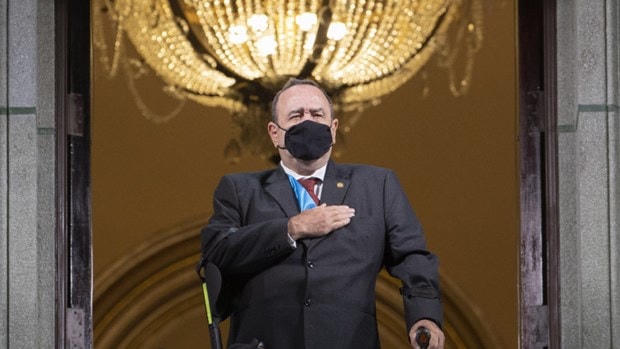 Tổng thống Guatemala mắc Covid-19, tình hình ở Italy xấu đi