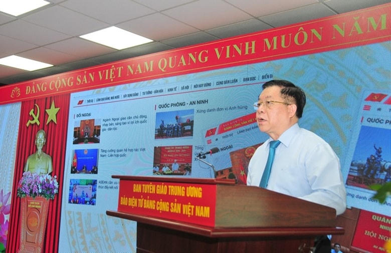 Ông Nguyễn Trọng Nghĩa, Bí thư Trung ương Đảng, Trưởng Ban Tuyên giáo Trung ương phát biểu chỉ đạo tại buổi Lễ.  